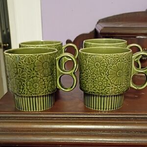 4 1970s Flower Power Avocado Mugs